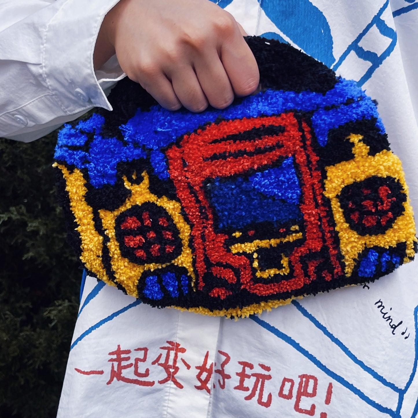 2D carton style tufted mini hand bag